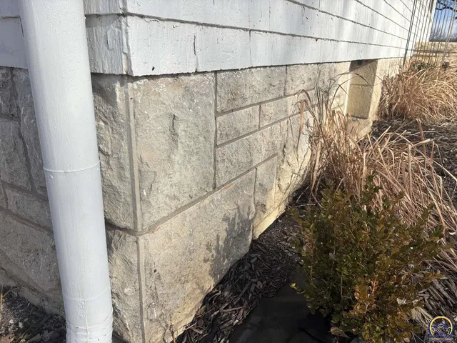 $390,000 | 1120 250th Road, Strong City, KS 66869