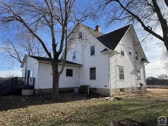 $390,000 | 1120 250th Road, Strong City, KS 66869