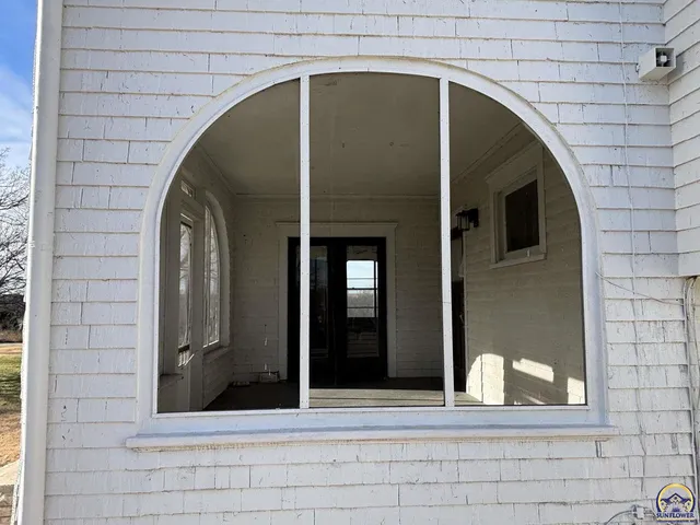 $390,000 | 1120 250th Road, Strong City, KS 66869