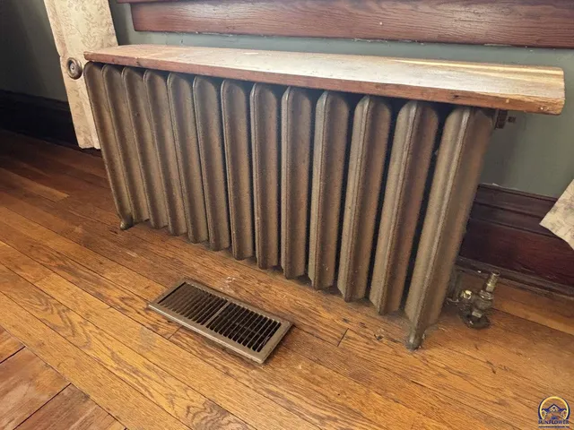 $390,000 | 1120 250th Road, Strong City, KS 66869