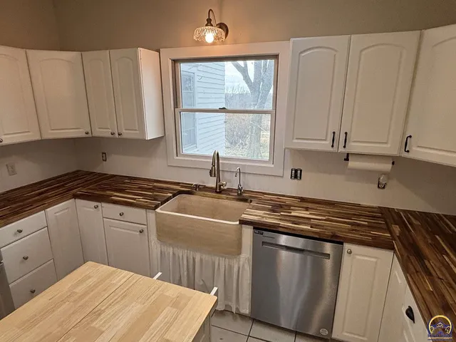 $390,000 | 1120 250th Road, Strong City, KS 66869