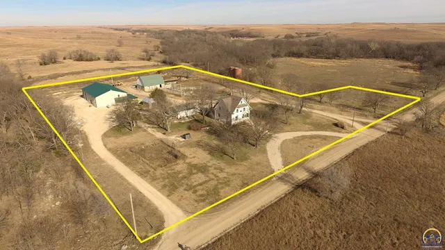 $390,000 | 1120 250th Road, Strong City, KS 66869