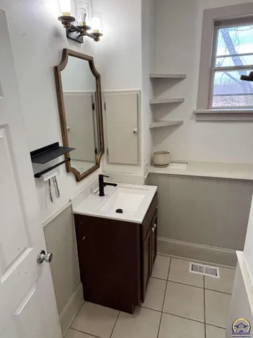 $390,000 | 1120 250th Road, Strong City, KS 66869