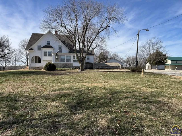 $390,000 | 1120 250th Road, Strong City, KS 66869