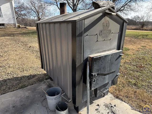 $390,000 | 1120 250th Road, Strong City, KS 66869