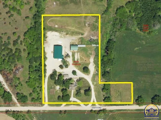 $390,000 | 1120 250th Road, Strong City, KS 66869