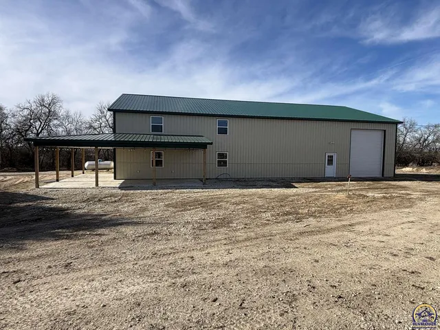 $390,000 | 1120 250th Road, Strong City, KS 66869