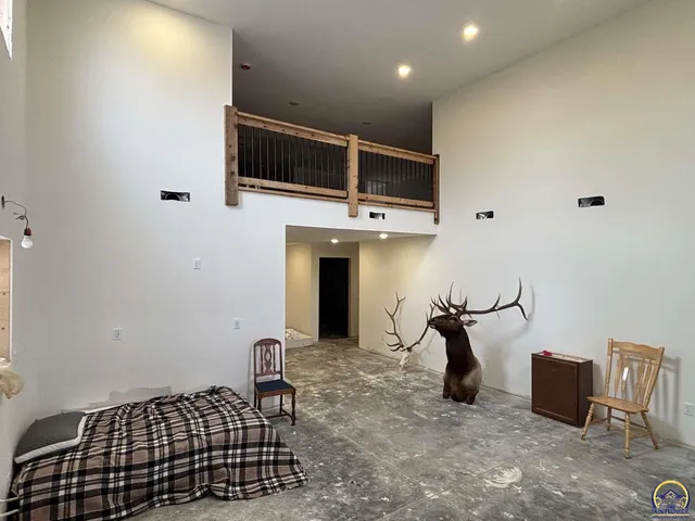 $390,000 | 1120 250th Road, Strong City, KS 66869