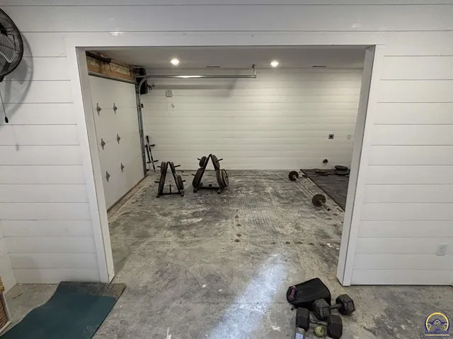 $390,000 | 1120 250th Road, Strong City, KS 66869