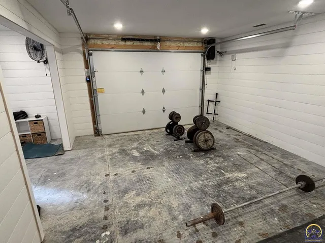 $390,000 | 1120 250th Road, Strong City, KS 66869