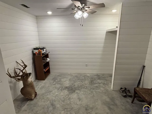 $390,000 | 1120 250th Road, Strong City, KS 66869