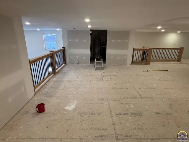 $390,000 | 1120 250th Road, Strong City, KS 66869