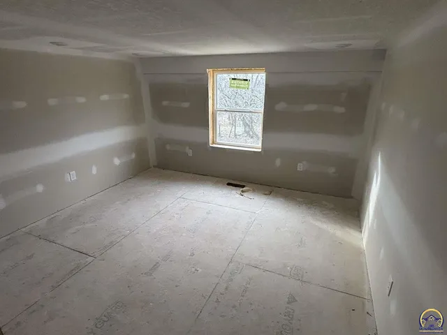 $390,000 | 1120 250th Road, Strong City, KS 66869