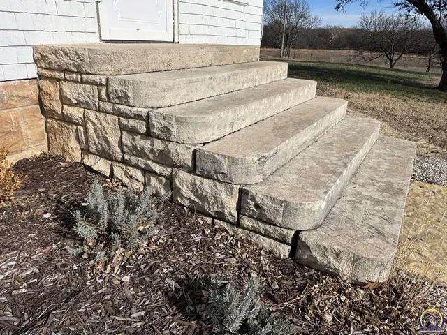 $390,000 | 1120 250th Road, Strong City, KS 66869