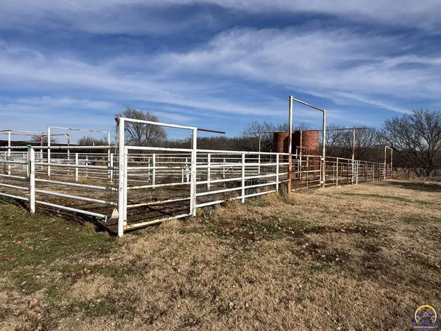 $390,000 | 1120 250th Road, Strong City, KS 66869
