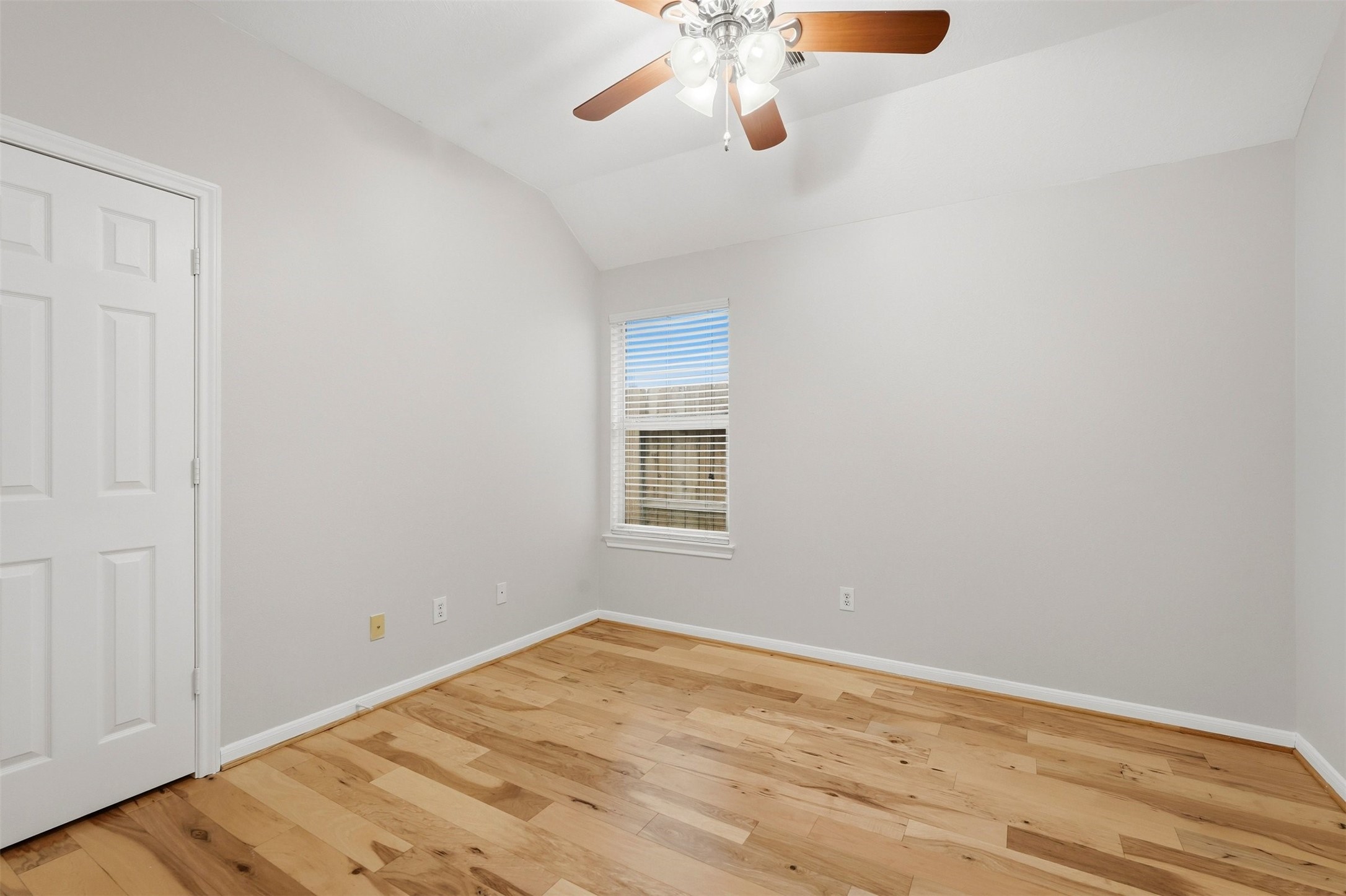 13218 South Point Lane Houston, TX 77034 - Photo 15 of 25 a view of empty room with wooden floor