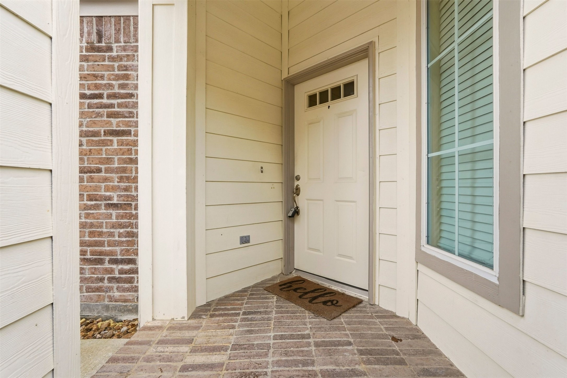 13218 South Point Lane Houston, TX 77034 - Photo 2 of 25 a view of a bathroom