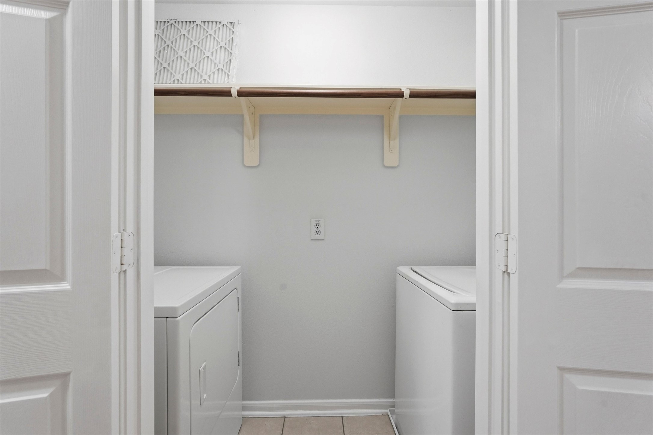 13218 South Point Lane Houston, TX 77034 - Photo 23 of 25 a view of walk in closet