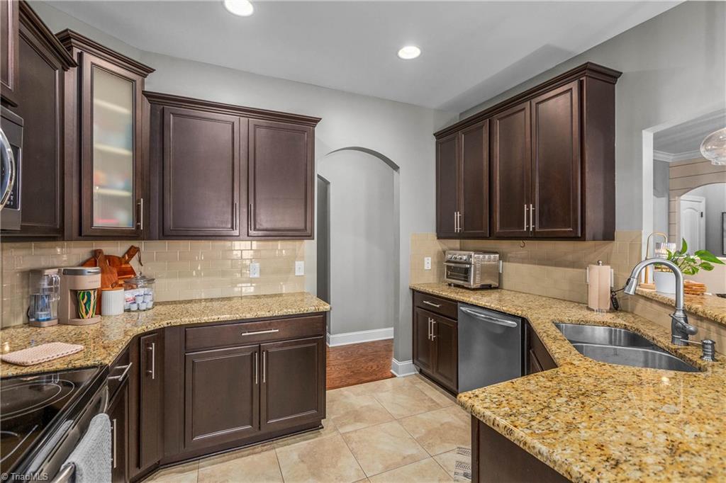 135 Bay Tree Lane Thomasville, NC 27360 - Photo 17 of 45