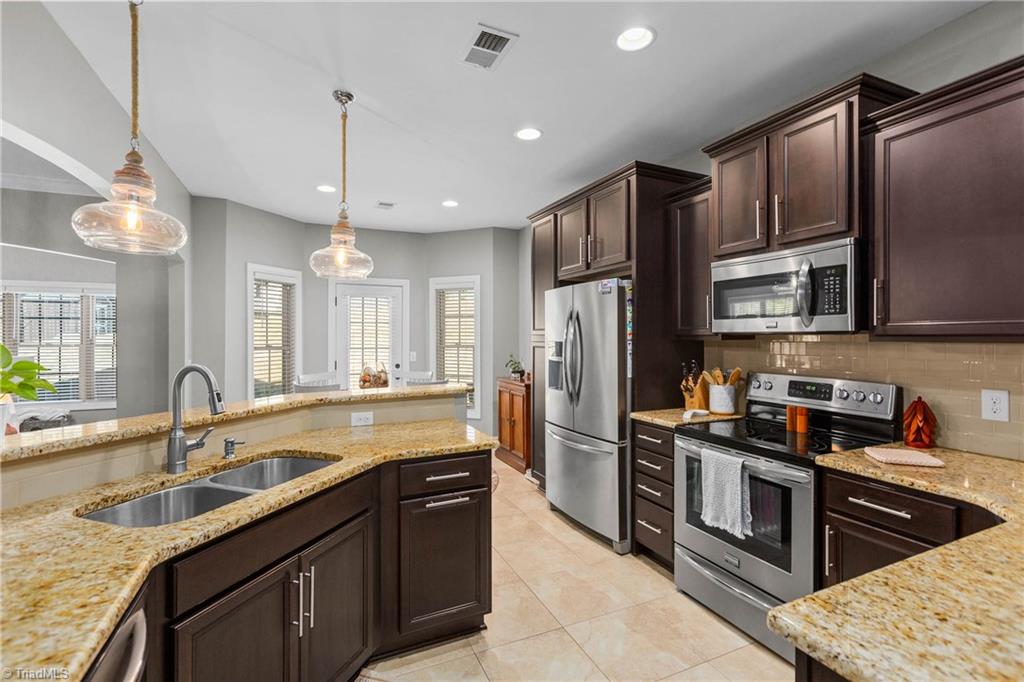 135 Bay Tree Lane Thomasville, NC 27360 - Photo 18 of 45