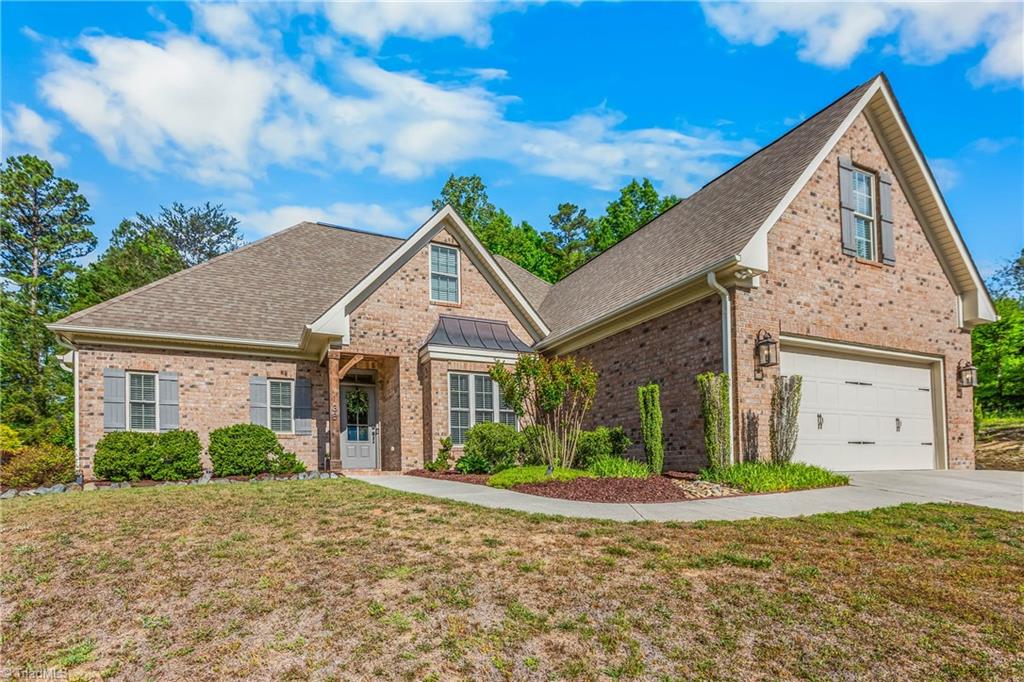 135 Bay Tree Lane Thomasville, NC 27360 - Photo 3 of 45
