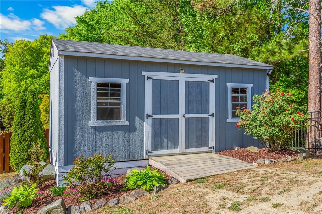135 Bay Tree Lane Thomasville, NC 27360 - Photo 43 of 45