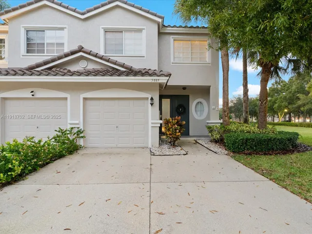 $450,000 | Regency Lakes at Coconut Creek, Coconut Creek, FL 33073