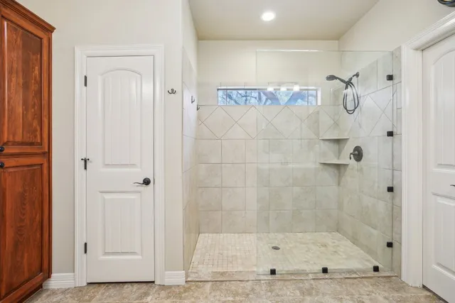 $579,900 | 600 Augusta Circle, Point Venture, TX 78645