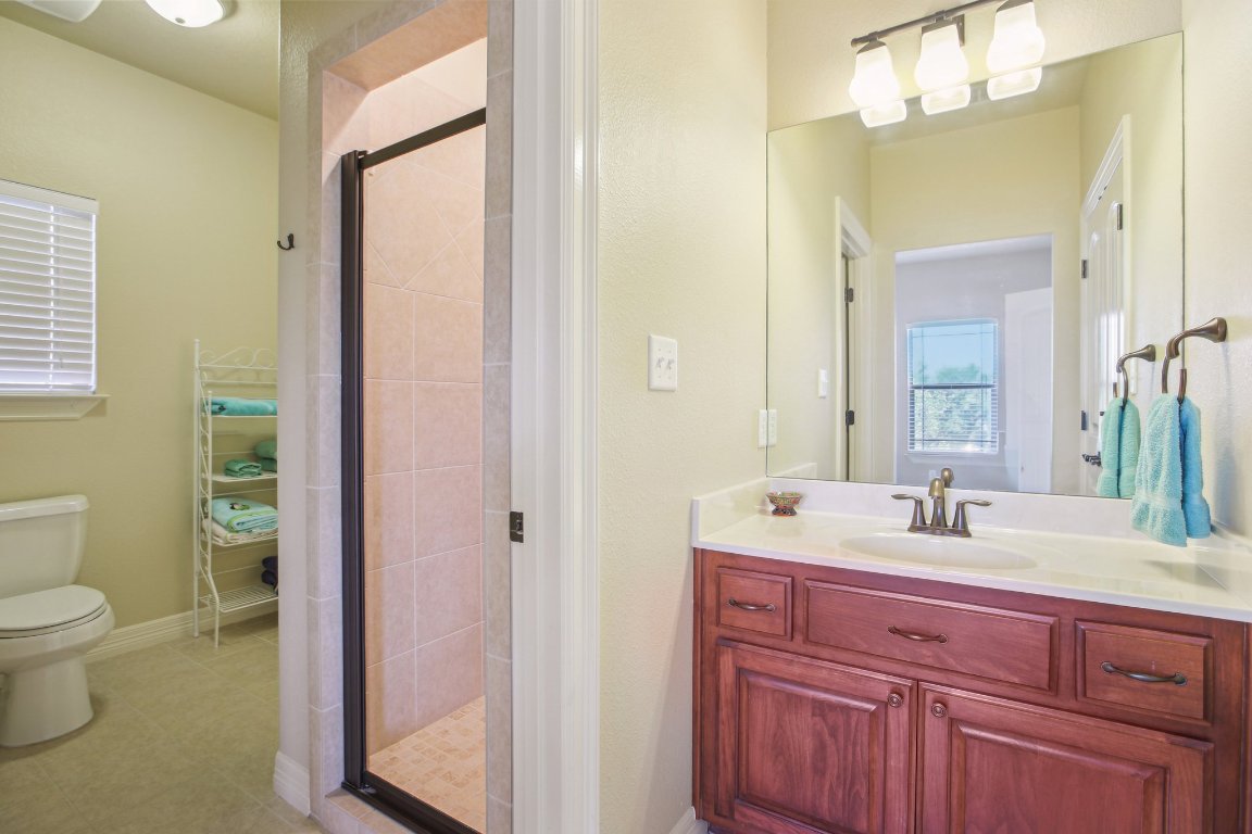 600 Augusta Circle Point Venture, TX 78645 - Photo 26 of 38 The upstairs guest bath