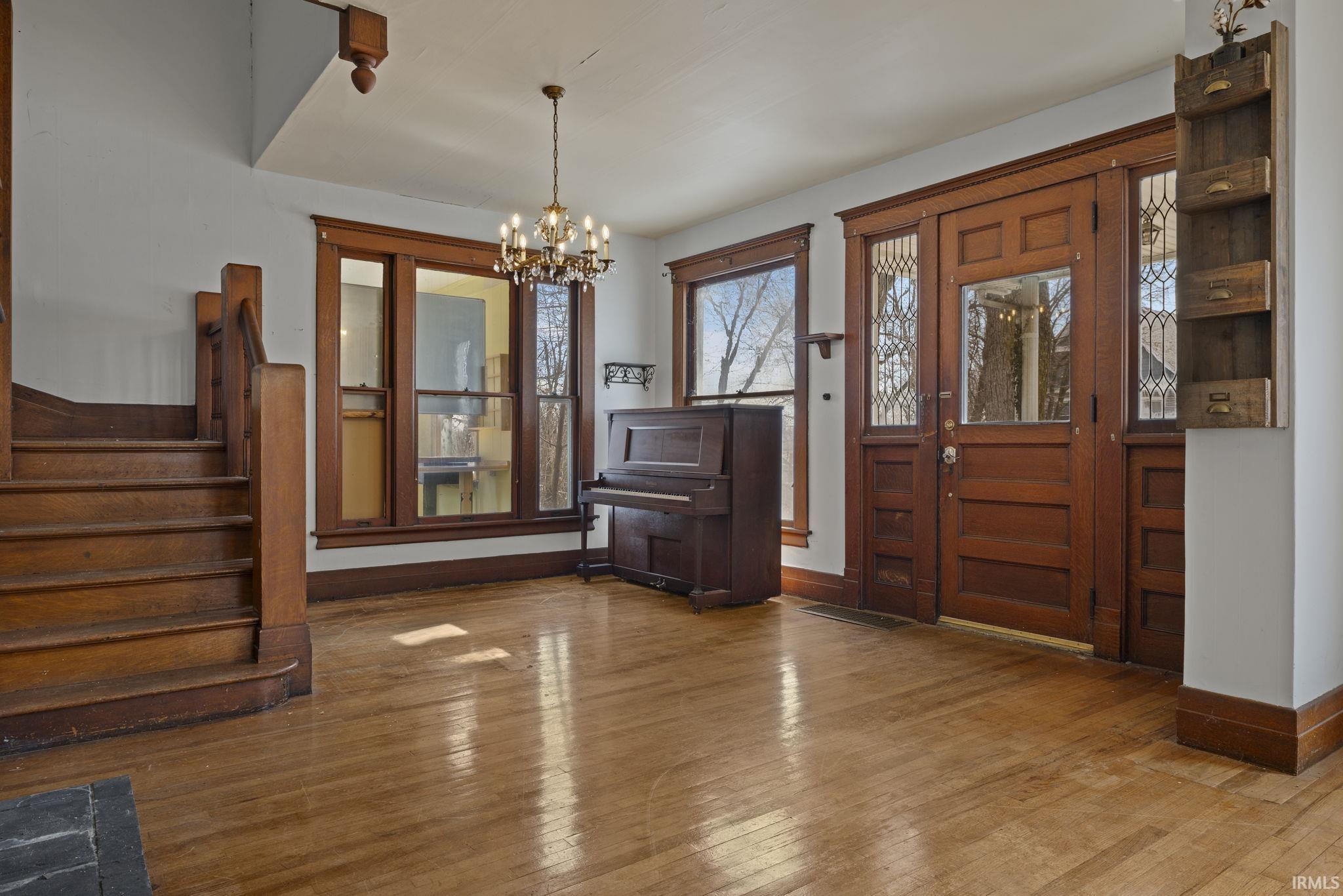 608 West 3rd Street Marion, IN 46952 - Photo 3 of 31