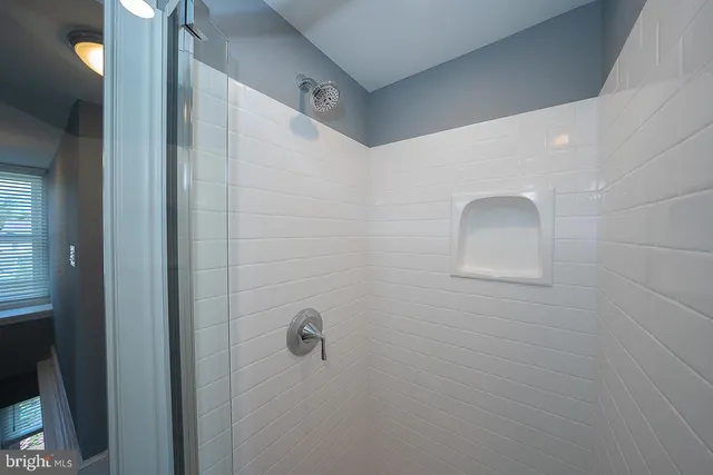 $2,995 | 7350 Ridge Avenue, Unit 2, Philadelphia, PA 19128