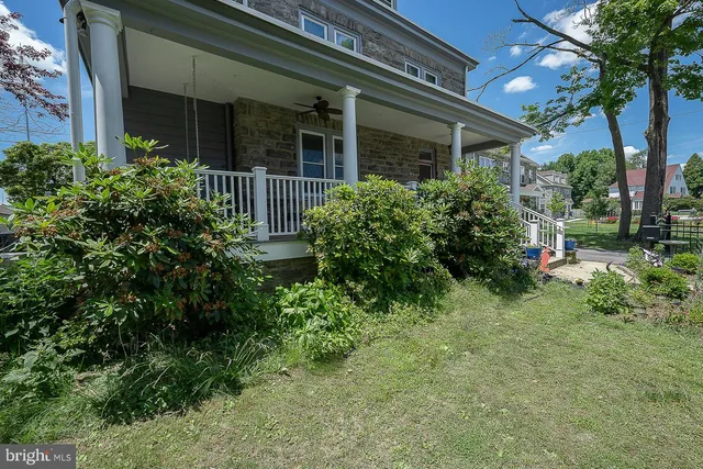 $2,995 | 7350 Ridge Avenue, Unit 2, Philadelphia, PA 19128