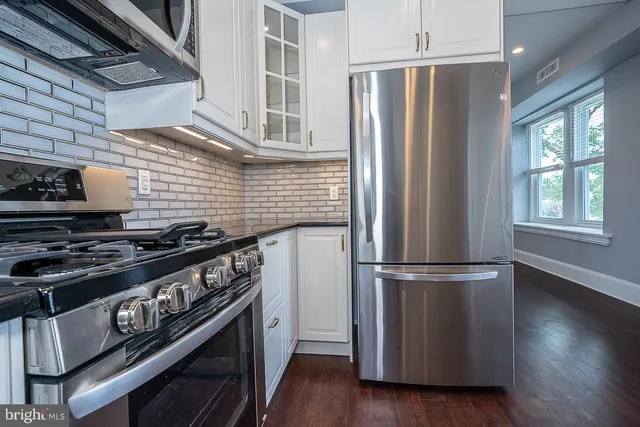 $2,995 | 7350 Ridge Avenue, Unit 2, Philadelphia, PA 19128