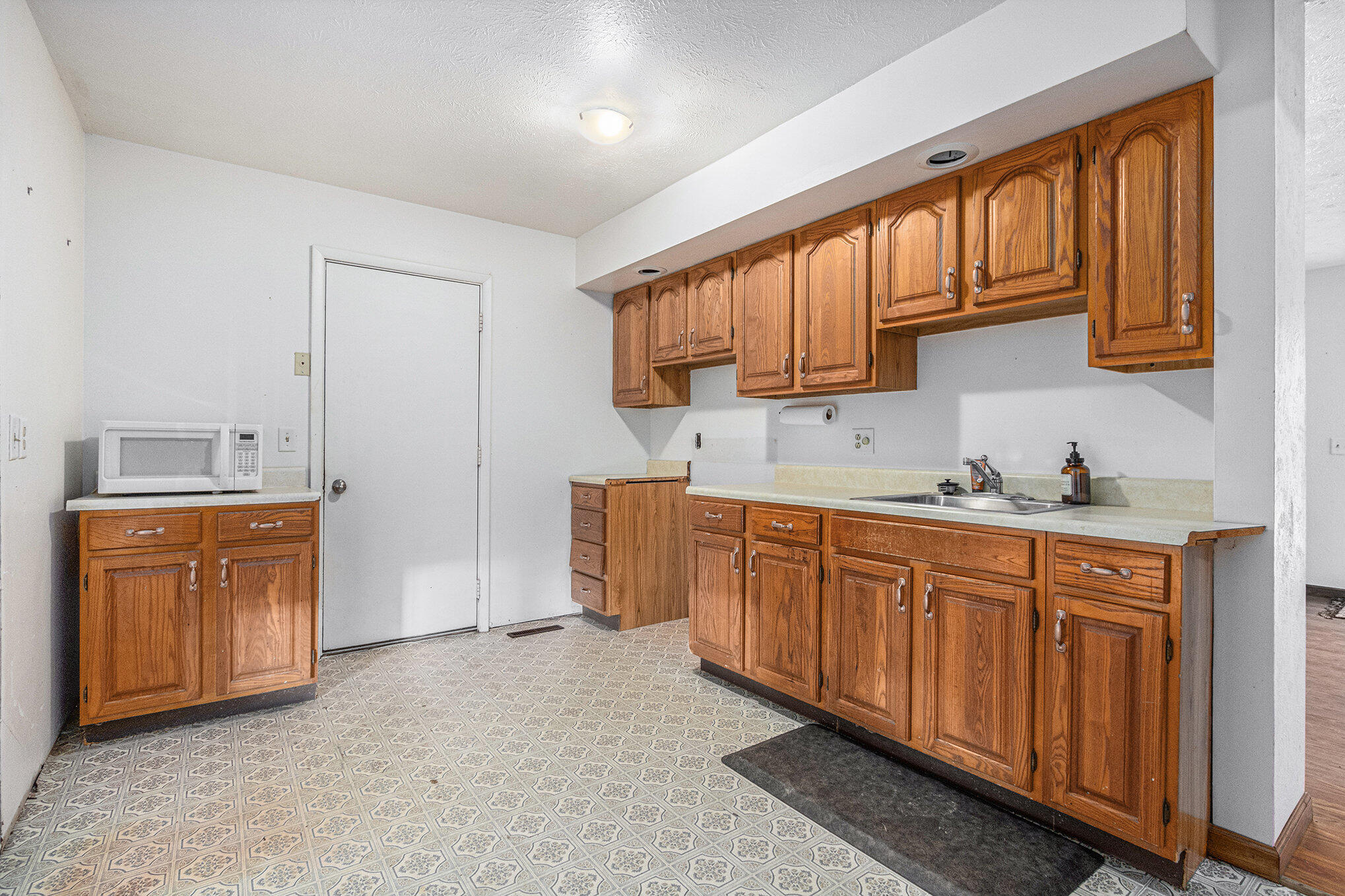 4935 Curran Road Buchanan, MI 49107 - Photo 2 of 16 006_img_1139_752