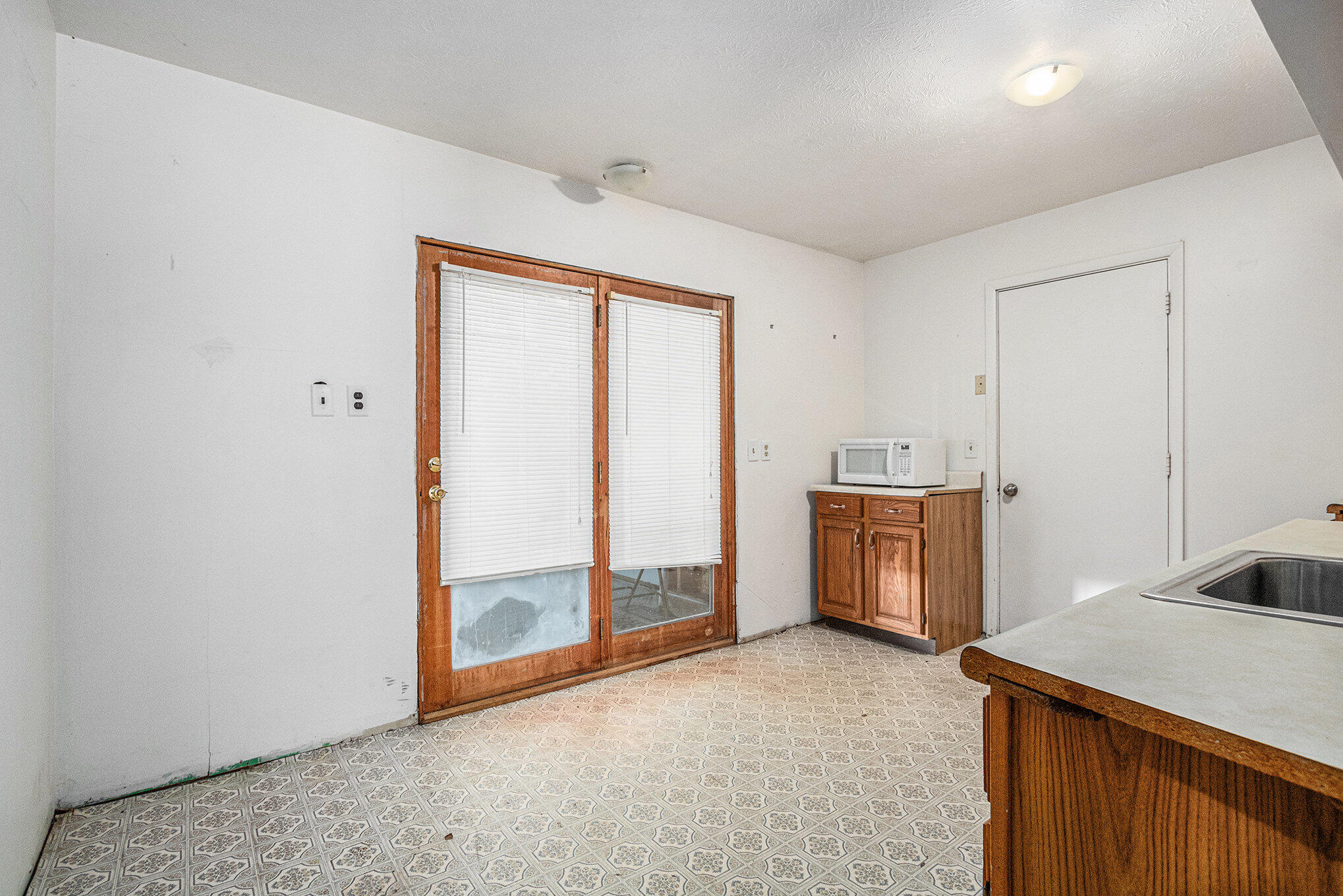 4935 Curran Road Buchanan, MI 49107 - Photo 5 of 16 005_img_1137_596