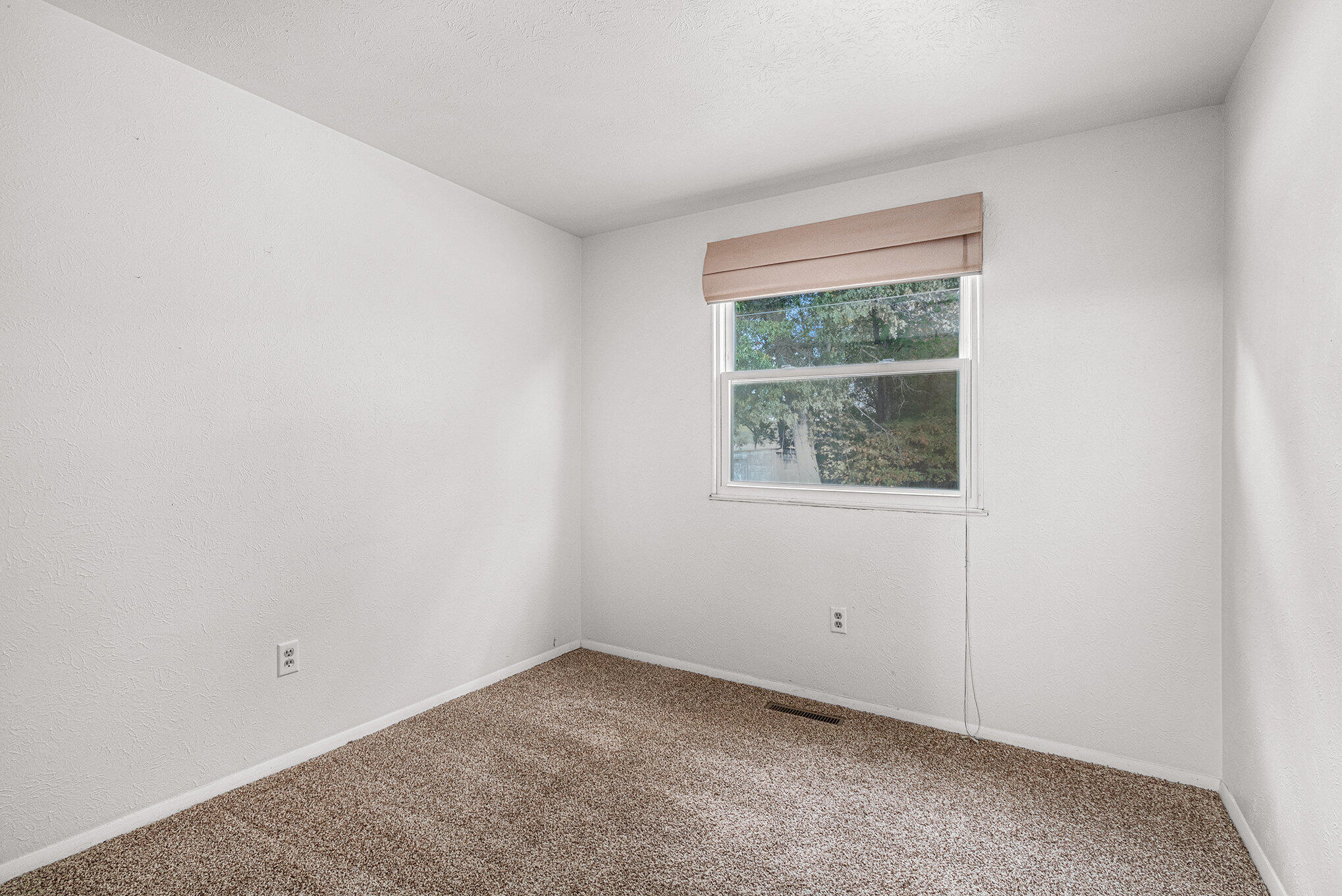 4935 Curran Road Buchanan, MI 49107 - Photo 8 of 16 009_img_1153_20