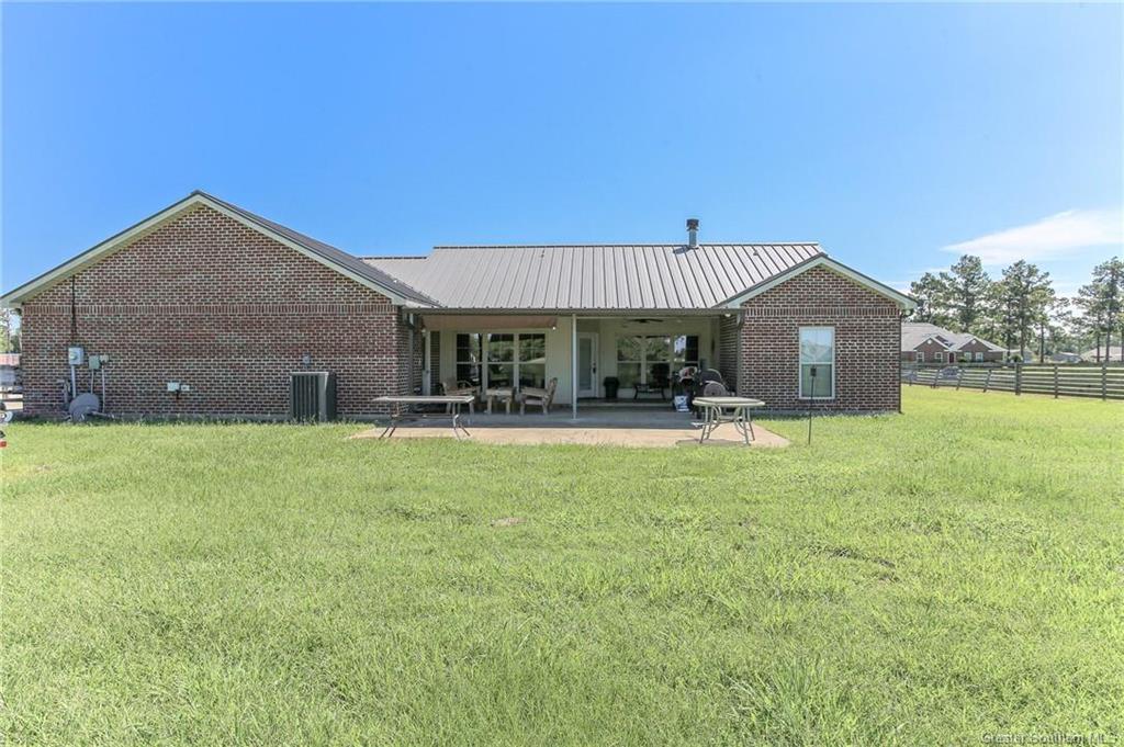 2525 Clifford Road Lake Charles, LA 70611 - Photo 2 of 18 Gallery Image 2