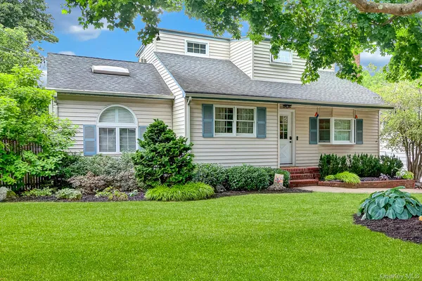 $639,999 | 27 McGaw Avenue, Lake Grove, NY 11755
