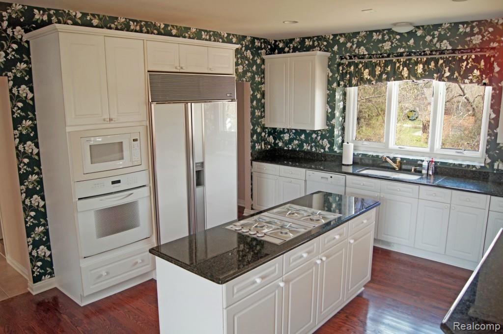 1812 Fox Run Rochester Hills, MI 48306 - Photo 23 of 48