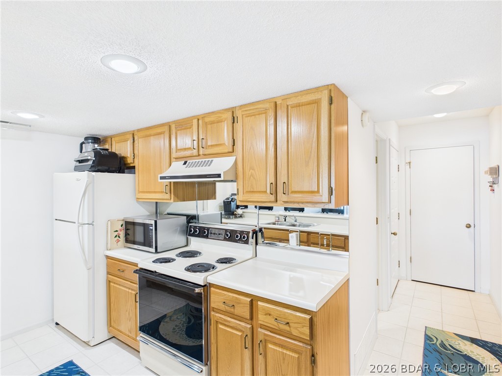 24 Sunrise Ridge Drive, Unit 213 Sunrise Beach, MO 65079 - Photo 13 of 43