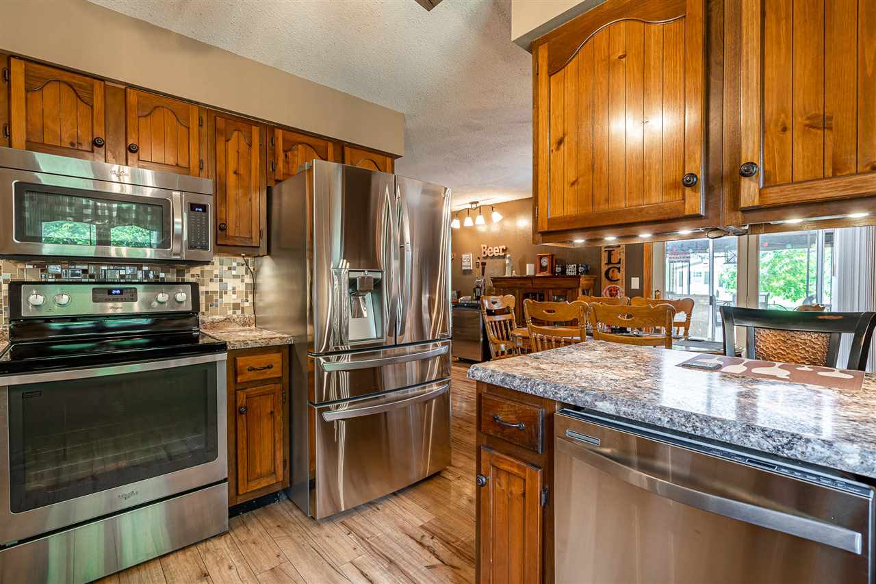 300 Fair Court Bennett, IA 52721 - Photo 3 of 17 Gallery Image 3