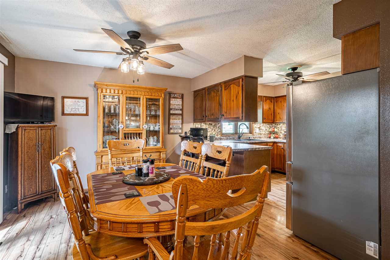 300 Fair Court Bennett, IA 52721 - Photo 5 of 17 Gallery Image 5