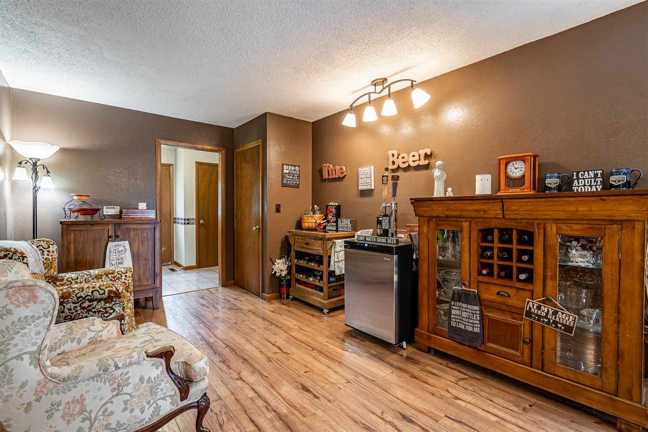 300 Fair Court Bennett, IA 52721 - Photo 6 of 17 Gallery Image 6