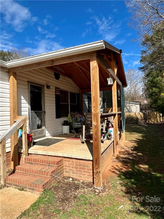 2076 Icard Rhodhiss Road Connelly Springs, NC 28612 - Photo 4 of 25 Gallery Image 4