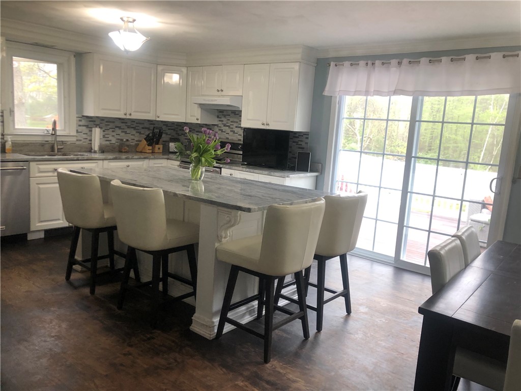 237 Ridge Road Smithfield, RI 02917 - Photo 3 of 19