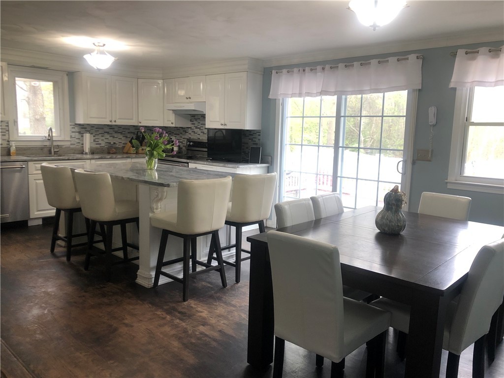 237 Ridge Road Smithfield, RI 02917 - Photo 6 of 19