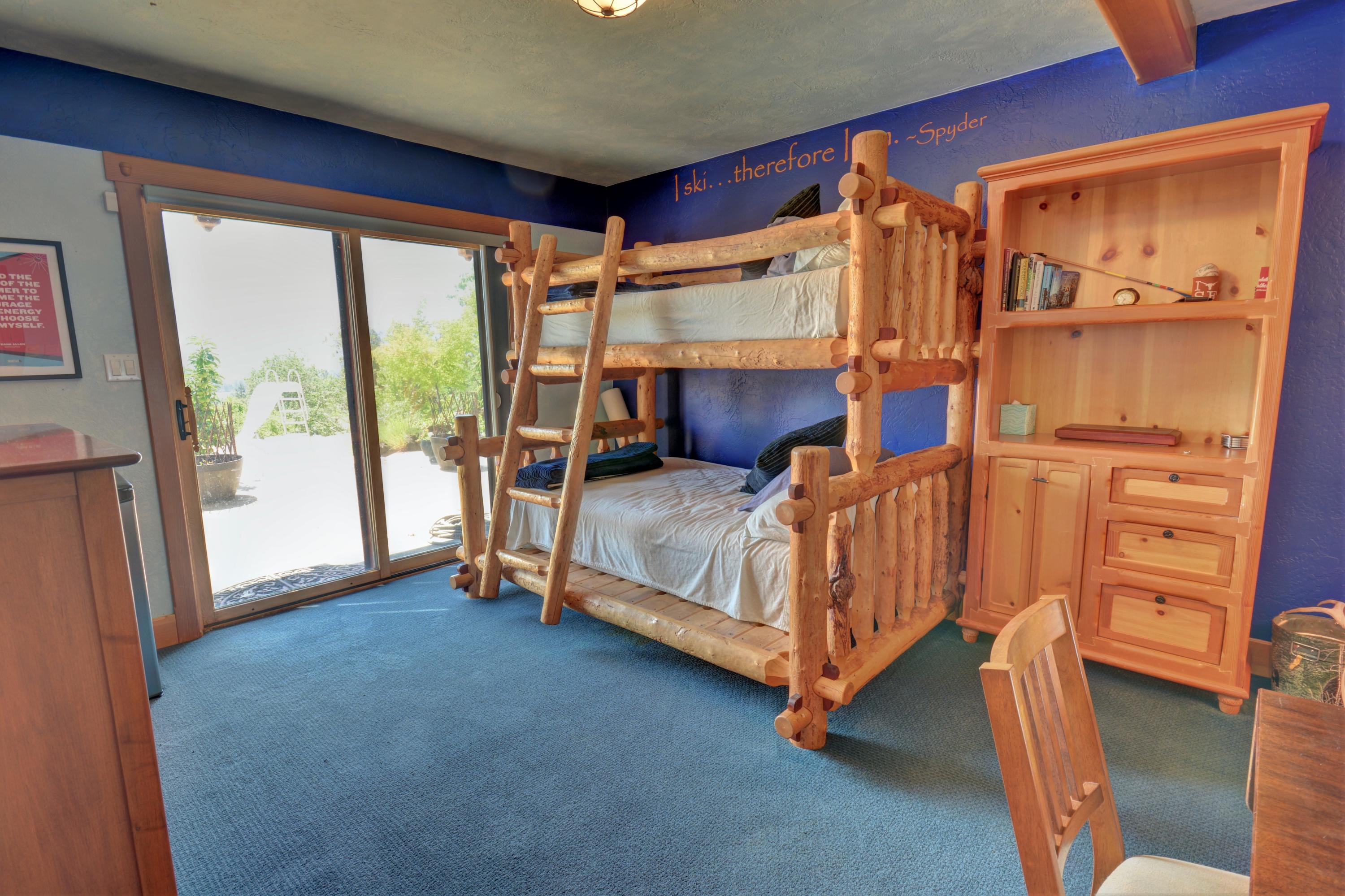 2421 Old Military Road Central Point, OR 97502 - Photo 20 of 35 63