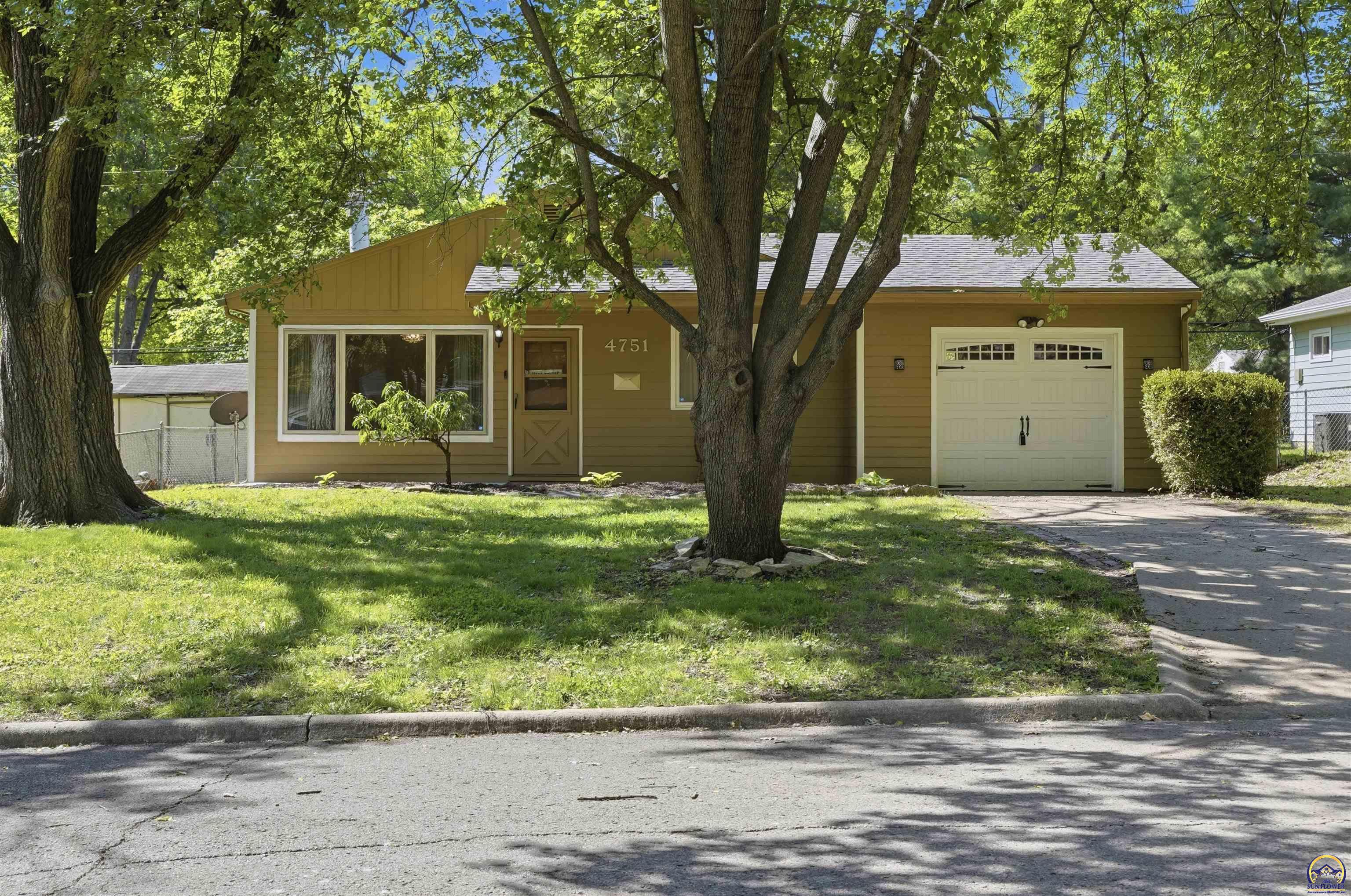 4751 Southwest 17th Terrace Topeka, KS 66604 - Photo 1 of 23