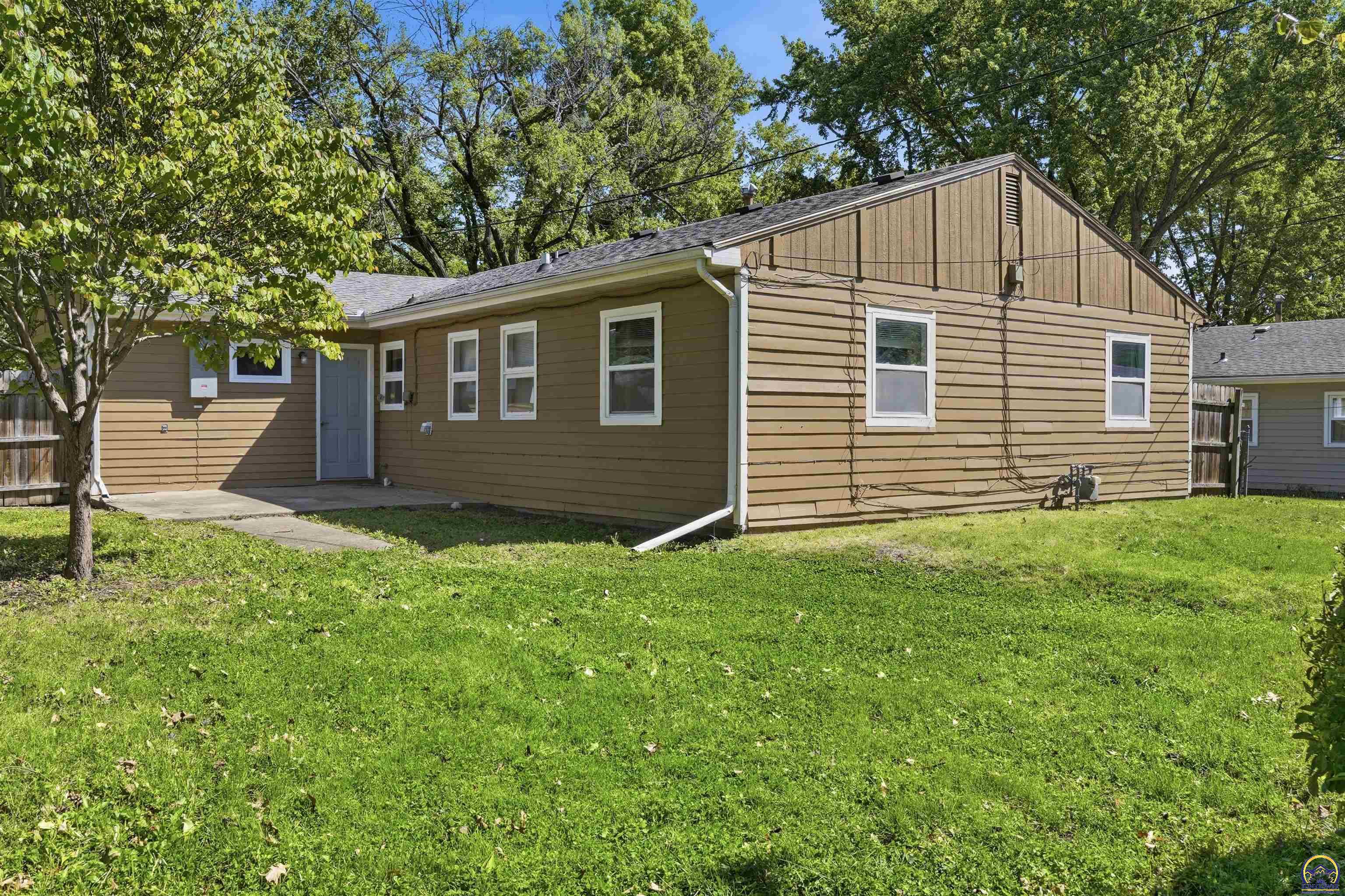 4751 Southwest 17th Terrace Topeka, KS 66604 - Photo 19 of 23
