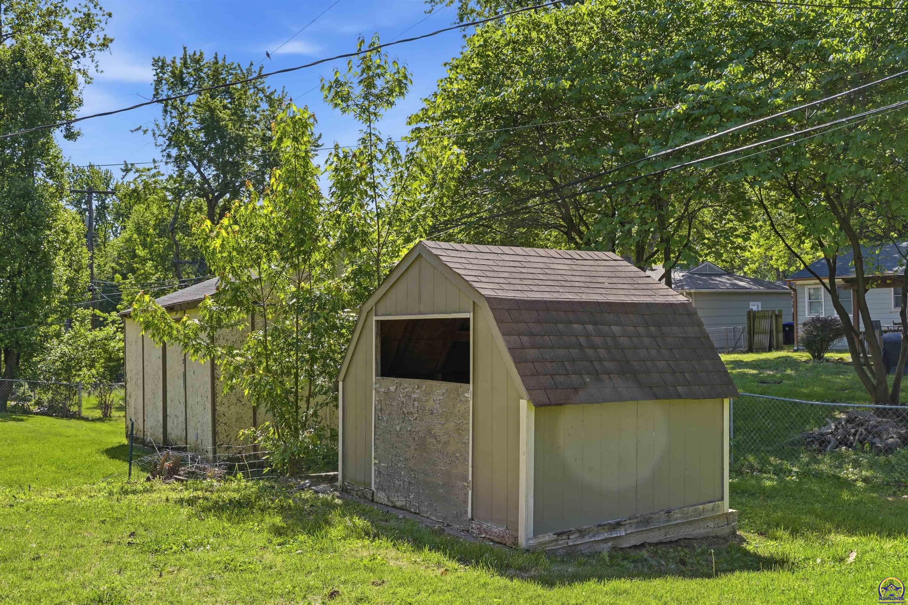 4751 Southwest 17th Terrace Topeka, KS 66604 - Photo 20 of 23